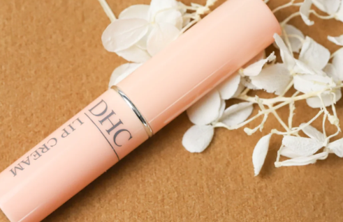 dhc唇膏味道臭臭的怎么回事dhc的唇膏是不是有一股味道(dhc唇膏有香味吗)