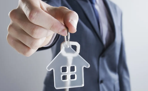 男朋友贷款买房只写我一个人名字该嫁吗男朋友贷款买房说婚后不需要我还靠谱吗(父母出资给婚后子女买房财产归属)