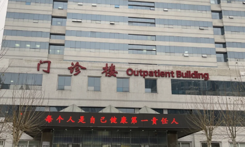 男医生是不是都不主动找女生医生大部分都结婚很晚吗(男医生谈恋爱是不是一般都不主动)