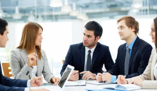 社交强的人更容易成功吗