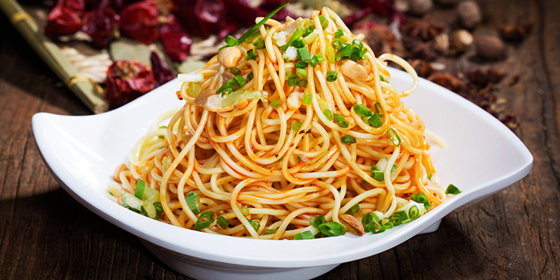 夏至吃什么1、面条(夏至吃什么面食)