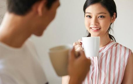 天天聊天但是话题不暧昧怎么确定是否喜欢男女不是情侣却频繁联系是什么关系(男女聊天话题大全对话)