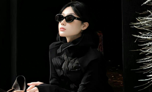 分手后主动还钱的女孩