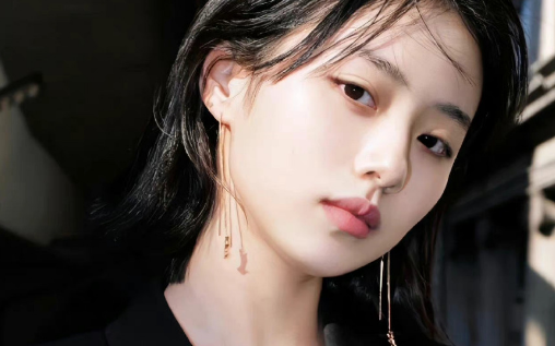 分手后主动还钱的女孩