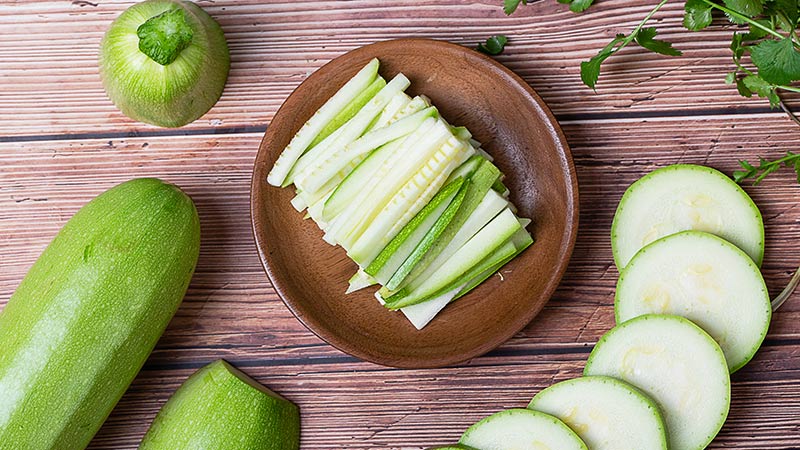 西葫芦和什么一起吃好西葫芦适宜搭配的食物(西葫芦可以和什么一起炒菜)