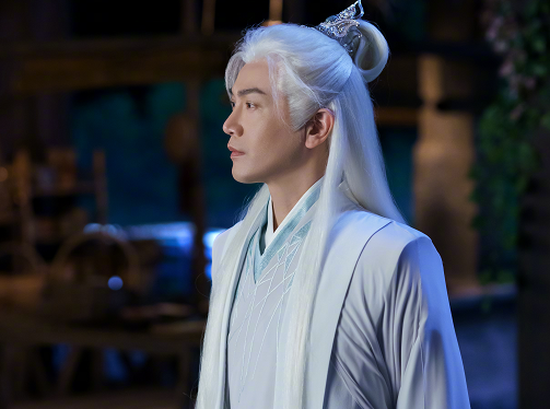 护心女主师傅凌霄喜欢女主雁回吗护心凌霄喜欢谁(护心凌霄是怎样的人)