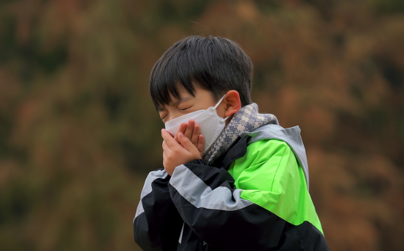 支原体肺炎戴口罩可以防止感染吗支原体肺炎戴口罩还会传染吗(支原体感染穿衣服会传染吗?)