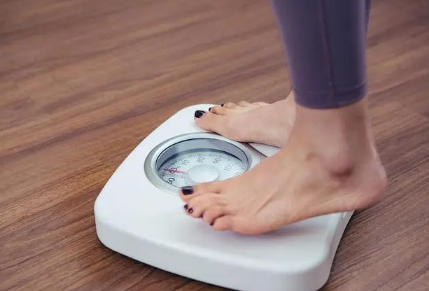 一整套刘畊宏健身操消耗多少热量跟刘畊宏直播消耗能量越来越少是怎么回事(刘畊宏本草纲目健身操完整版视频)