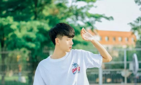 现在的男生为什么越来越女性化了