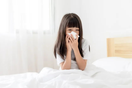 支原体肺炎为什么胸闷气短支原体肺炎胸闷气短怎么缓解症状(肺炎支原体感染胸闷气短)