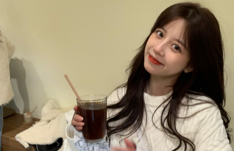 幽默是女生恋爱的加分项吗什么样的女人才是最吸引男人的(幽默的女孩子男人喜欢吗)