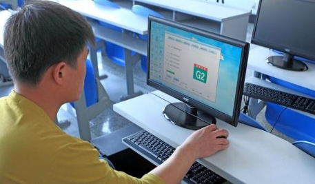 看科目一视频的时候可以吃饭吗看科目一视频打瞌睡可以吗(看科目一视频会实时监控吗)