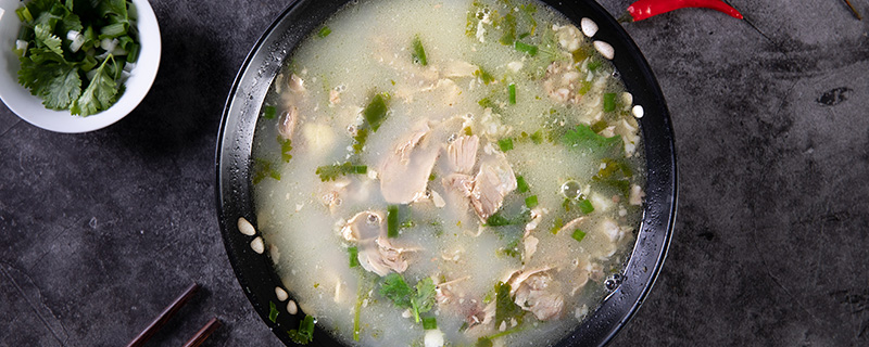 炖羊肉汤怎么炖适合炖羊肉汤的配料(炖羊肉汤怎么做家常的)