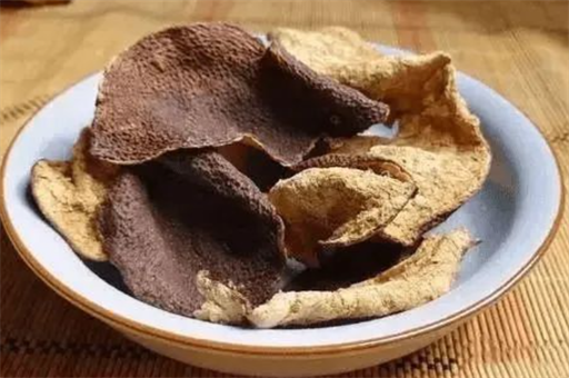 陈皮泡水喝的功效与作用正确饮用陈皮泡水的方法(陈皮泡水有什么功效?)