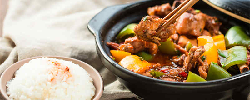 米饭怎么做好吃黄焖鸡米饭(黄焖鸡米饭黄焖鸡怎么做)