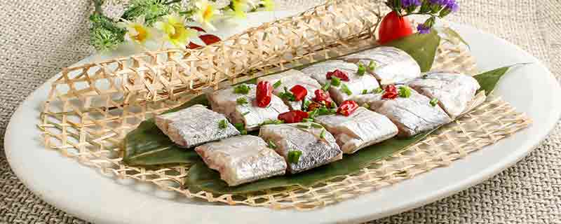 带鱼怎么做好吃清蒸带鱼的做法(带鱼清蒸的做法几分钟需要煮几分钟好了)