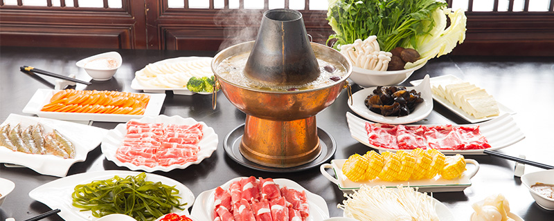 涮羊肉起源于哪个朝代涮羊肉时要注意什么(涮羊肉起源于我国哪个朝代?)