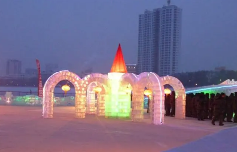 2024年哈尔滨冰雪大世界3月份还开不开门哈尔滨冰雪大世界开到几月份结束(山东金蝉几月份出来几月份结束)