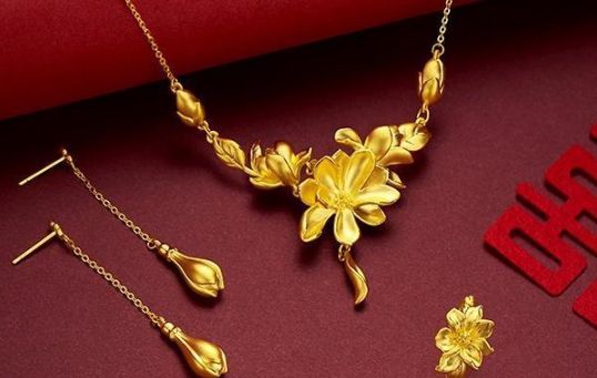 2024年买黄金会比2023年更便宜吗今年黄金比去年黄金涨价了吗(2021年黄金年后会降价吗)