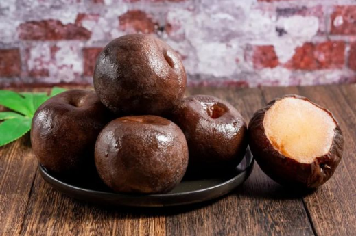 冻梨和普通的梨有什么区别冻梨用普通的梨做行吗(冻梨是一个品种吗)