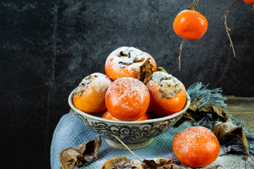 吃螃蟹可以吃冻柿子吗