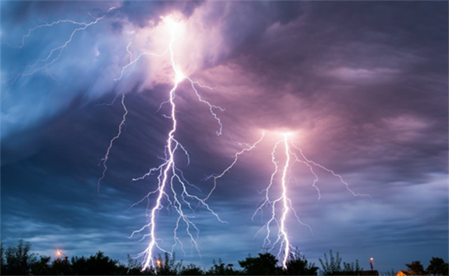 为什么冬天还打雷下雨