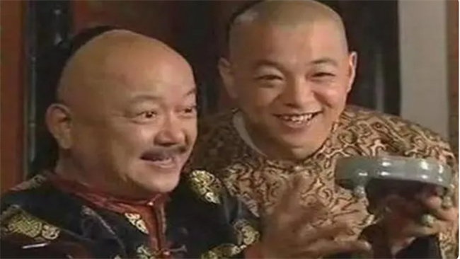 和珅曾担任的官职