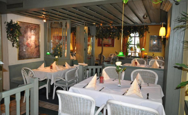 “勇闯”低评分餐厅消费者为何舍高就低(比赛评委费标准)