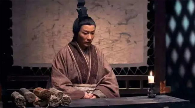 贾谊才高八斗为何不得重用苏轼一句话将缘由说得明明白白(贾诩为什么是三国第一聪明人)
