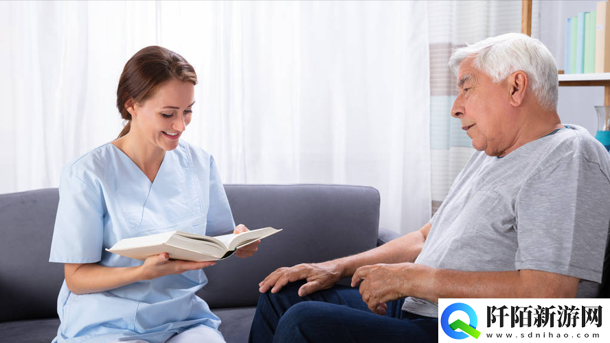 独居老人找保姆8000