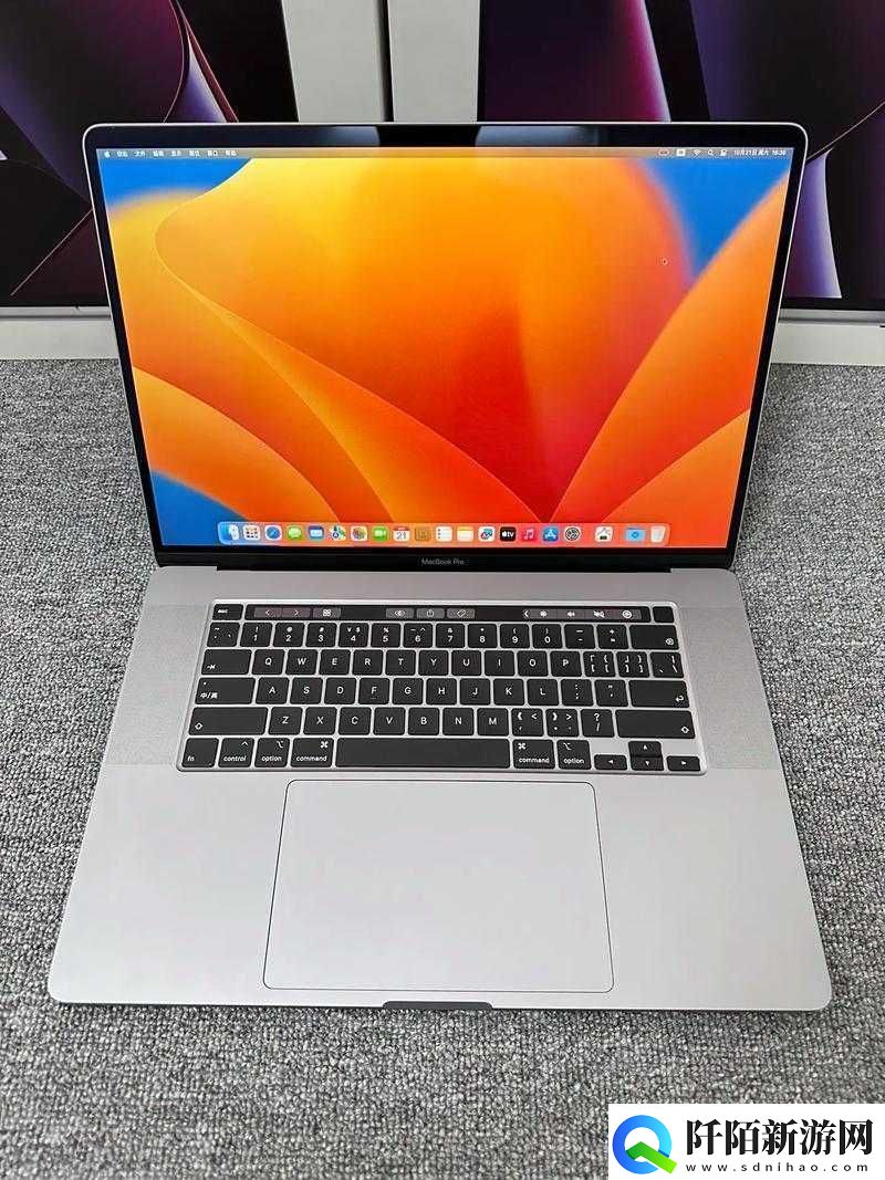 16岁MacBookPro日本